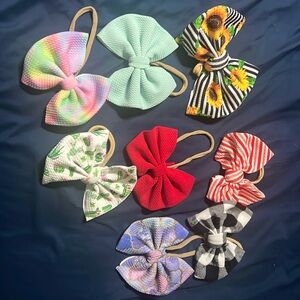 Bundle of 8 baby bows !